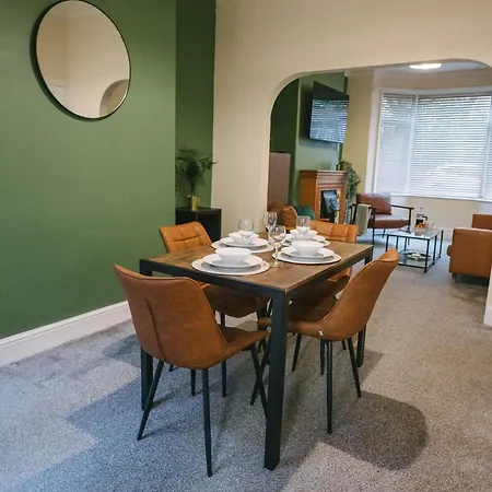 Coastal Comfort 3-bed Retreat Semesterbostad