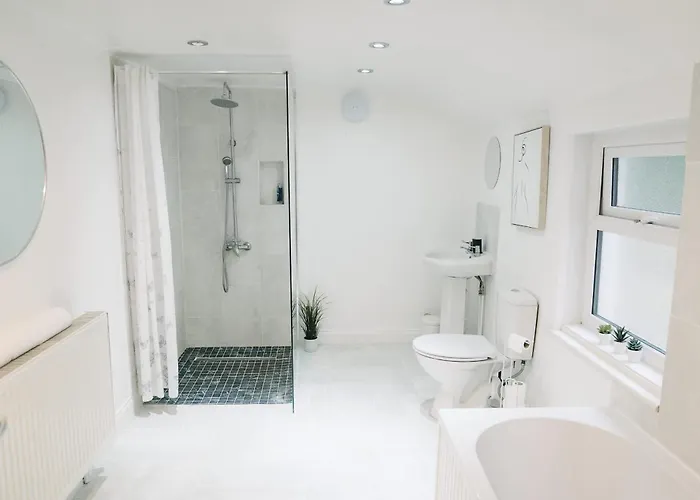 Coastal Comfort 3-bed Retreat *