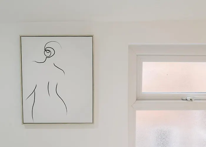 Coastal Comfort 3-bed Retreat Scarborough