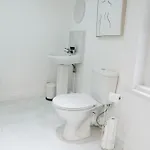 Coastal Comfort 3-bed Retreat Дом отдыха